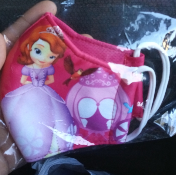 Mask face - Picture 5 of 12